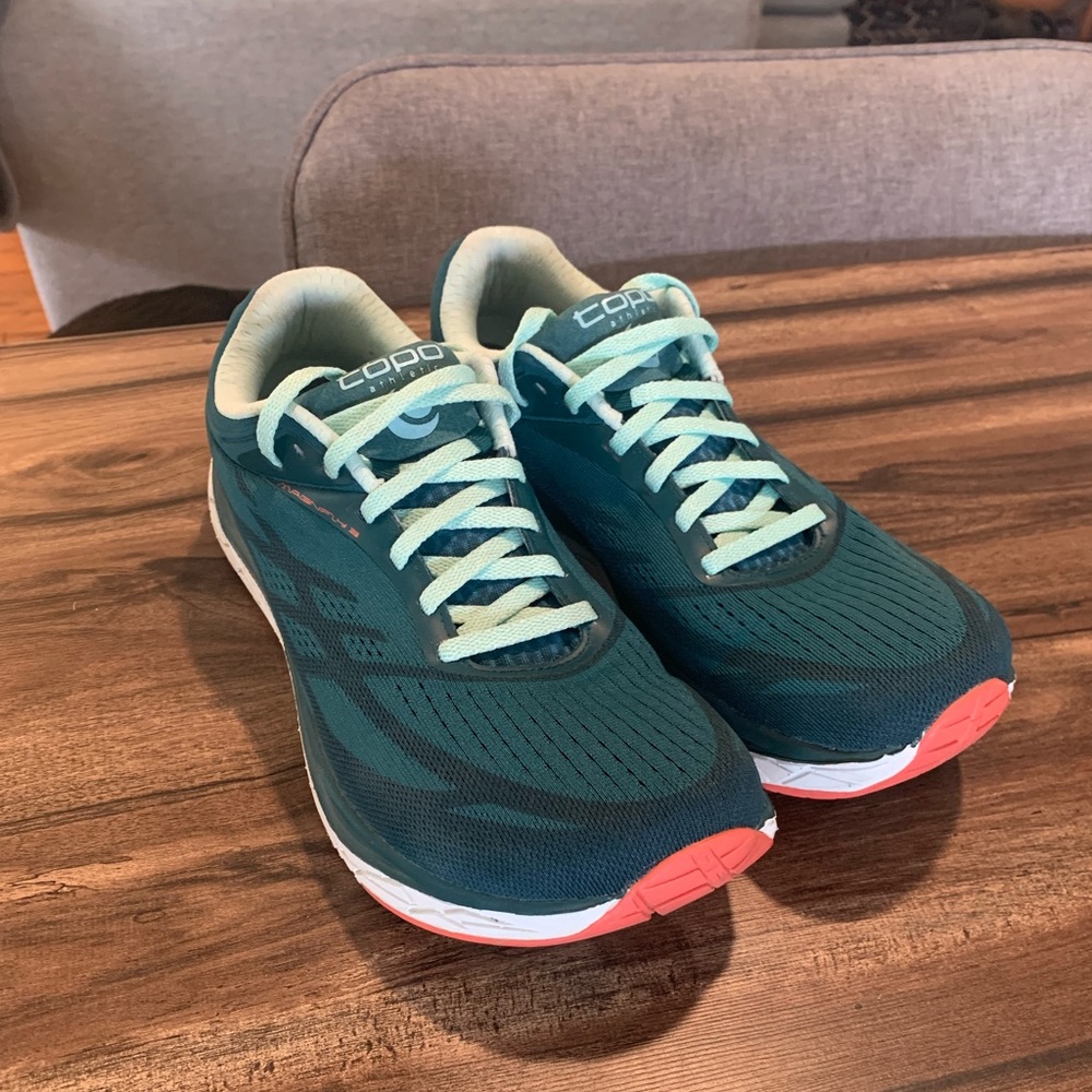 Womens Topo Athletics Magnifly Running Shoes